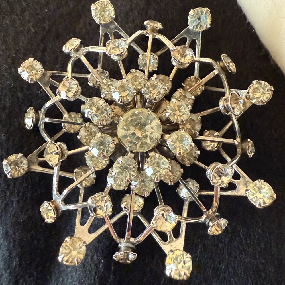 Vintage Crystal Silver Tone Star Burst Brooch